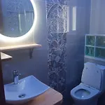 Agios Georgios - 2 Beds - Sleeps 5 - Free Parking * 아기오스 게오르기오스 파곤