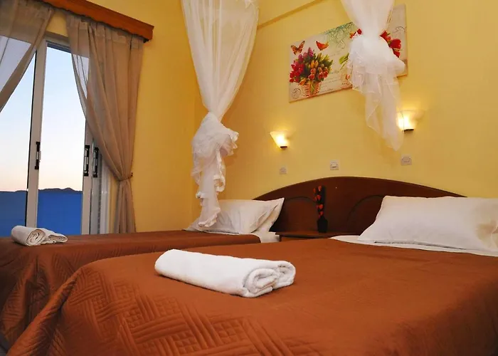 Agios Georgios - 2 Beds - Sleeps 5 - Free Parking Appartement Agios Georgios Pagon