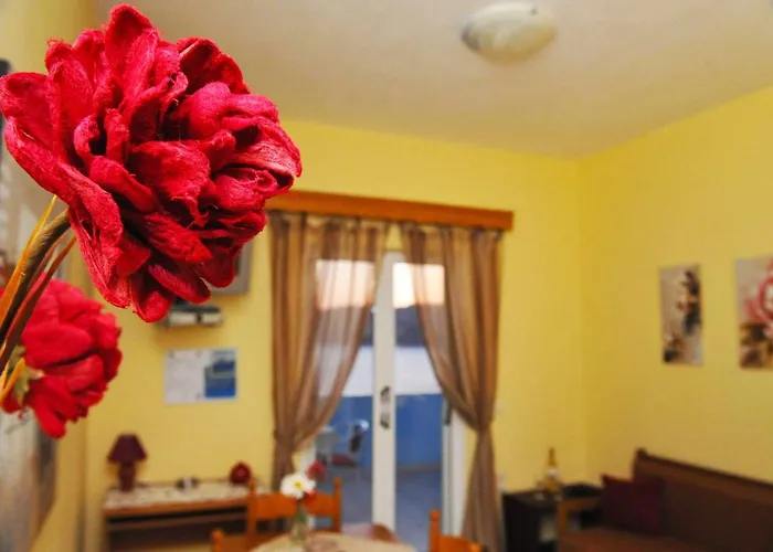 Agios Georgios - 2 Beds - Sleeps 5 - Free Parking Lägenhet Agios Georgios Pagon