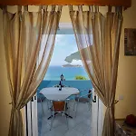 דירה Agios Georgios - 2 Beds - Sleeps 5 - Free Parking אגיוס גיורגיוס פגון
