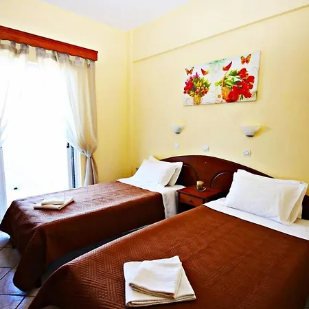 Appartement Agios Georgios - 2 Beds - Sleeps 5 - Free Parking *