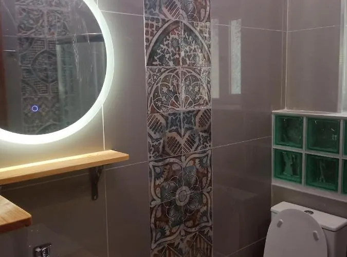 Апартаменты Agios Georgios - 2 Beds - Sleeps 5 - Free Parking Агиос-Георгиос-Пагон