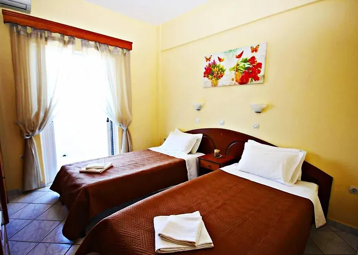 アパート Agios Georgios - 2 Beds - Sleeps 5 - Free Parking *